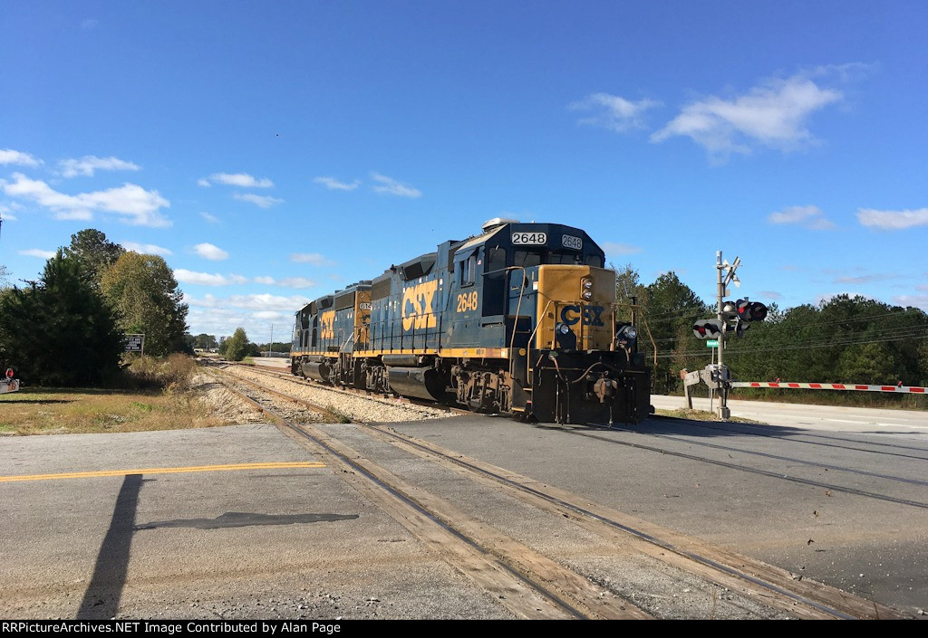 CSX 2648 and 6147 run light